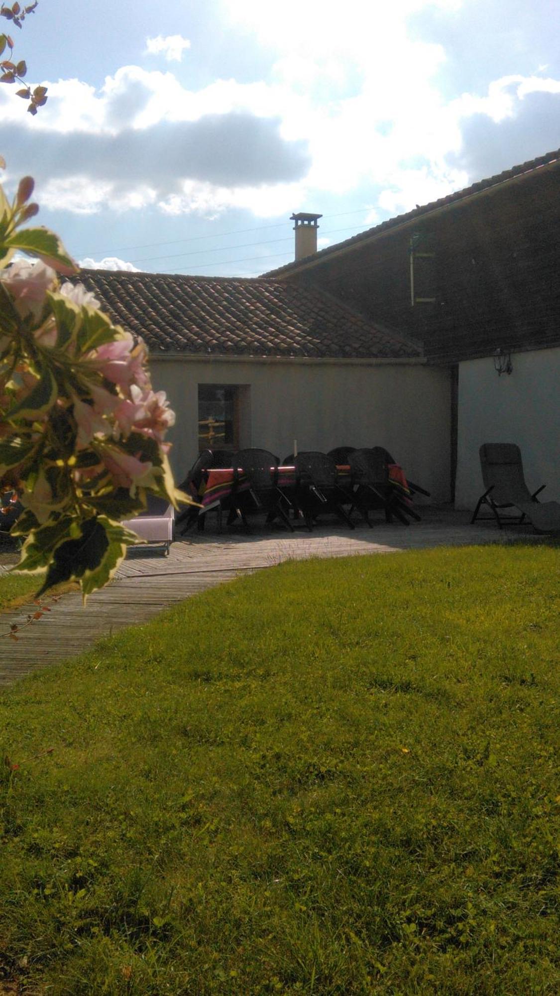 Gite De L'Ivronniere La Ronde  Buitenkant foto